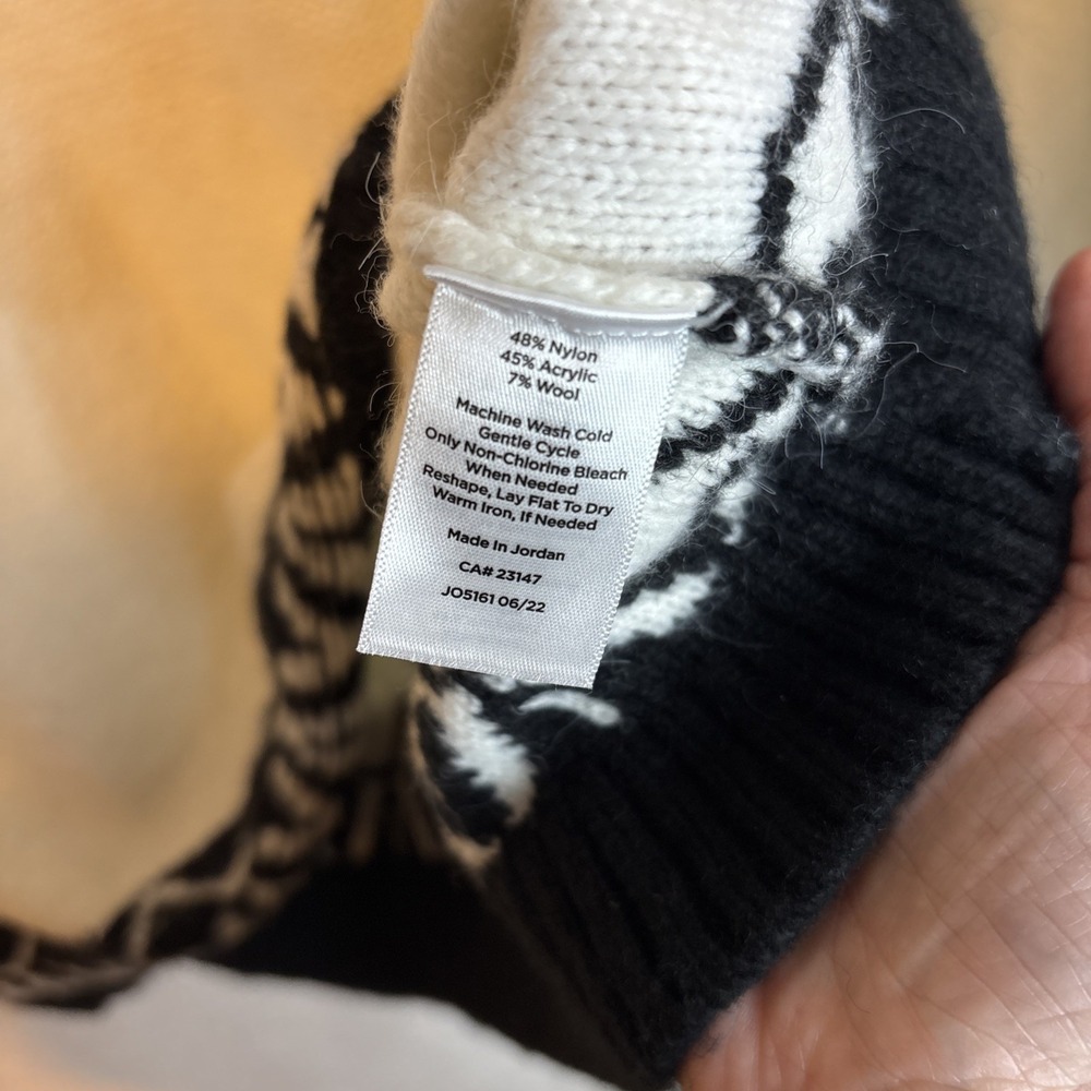 Talbots Womens Crewneck Sweater Large Fuzzy‎ Fair Isle Wool Blend Ivory Black - Picture 7 of 8